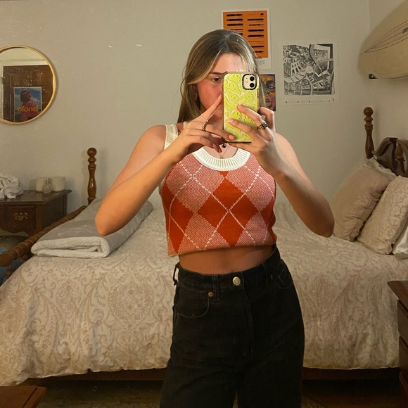 Red and white knit cropped sweater vest - Picture 1 of 3